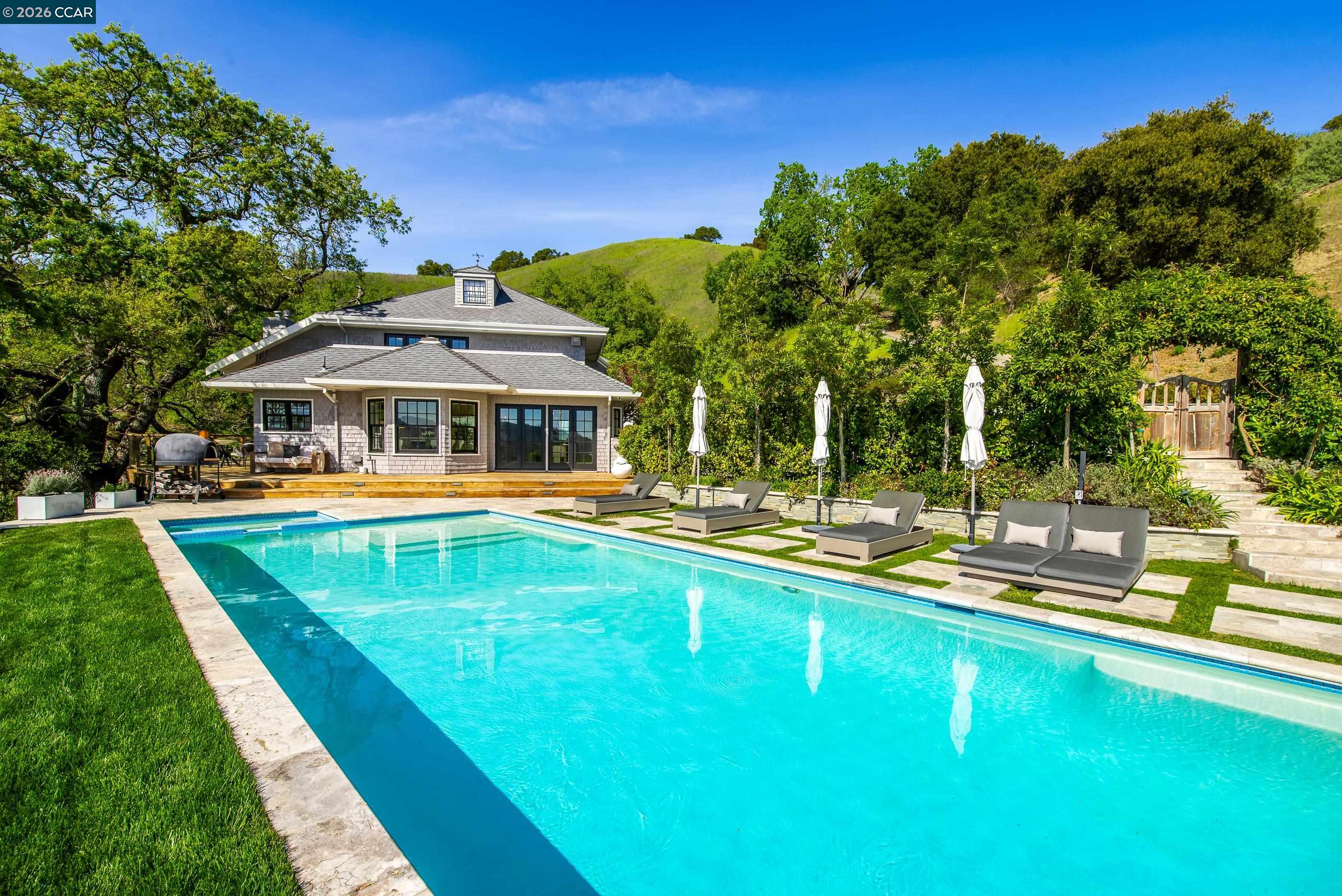 Detail Gallery Image 41 of 59 For 33 Deer Trail, Lafayette,  CA 94549 - 6 Beds | 4/1 Baths