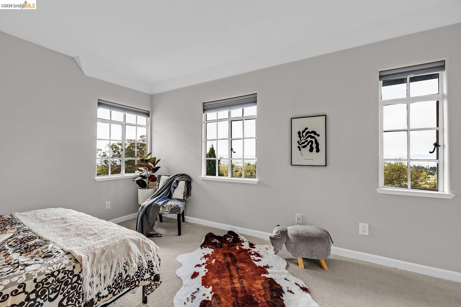 Detail Gallery Image 17 of 53 For 6344 Snake Rd, Oakland,  CA 94611 - 4 Beds | 2/1 Baths