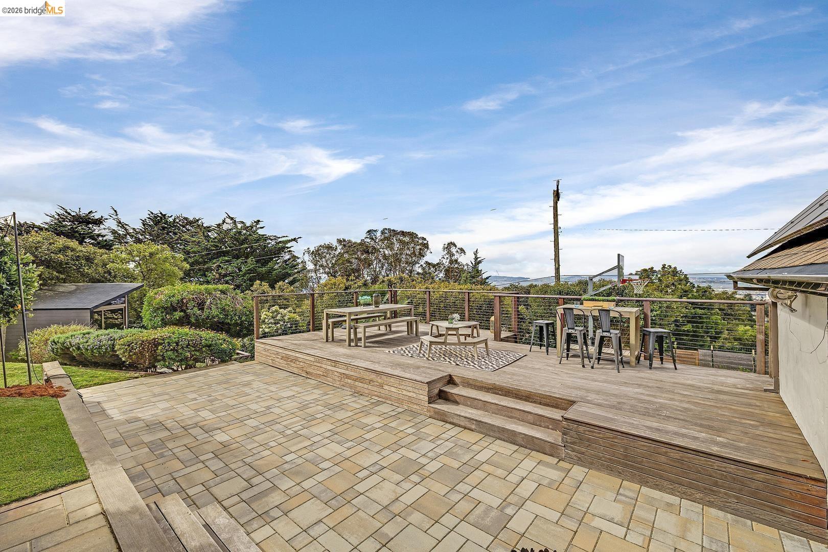 Detail Gallery Image 31 of 53 For 6344 Snake Rd, Oakland,  CA 94611 - 4 Beds | 2/1 Baths