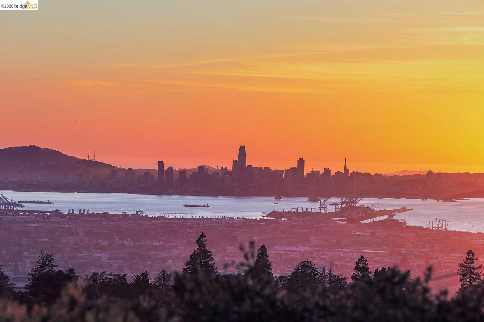 Detail Gallery Image 45 of 53 For 6344 Snake Rd, Oakland,  CA 94611 - 4 Beds | 2/1 Baths