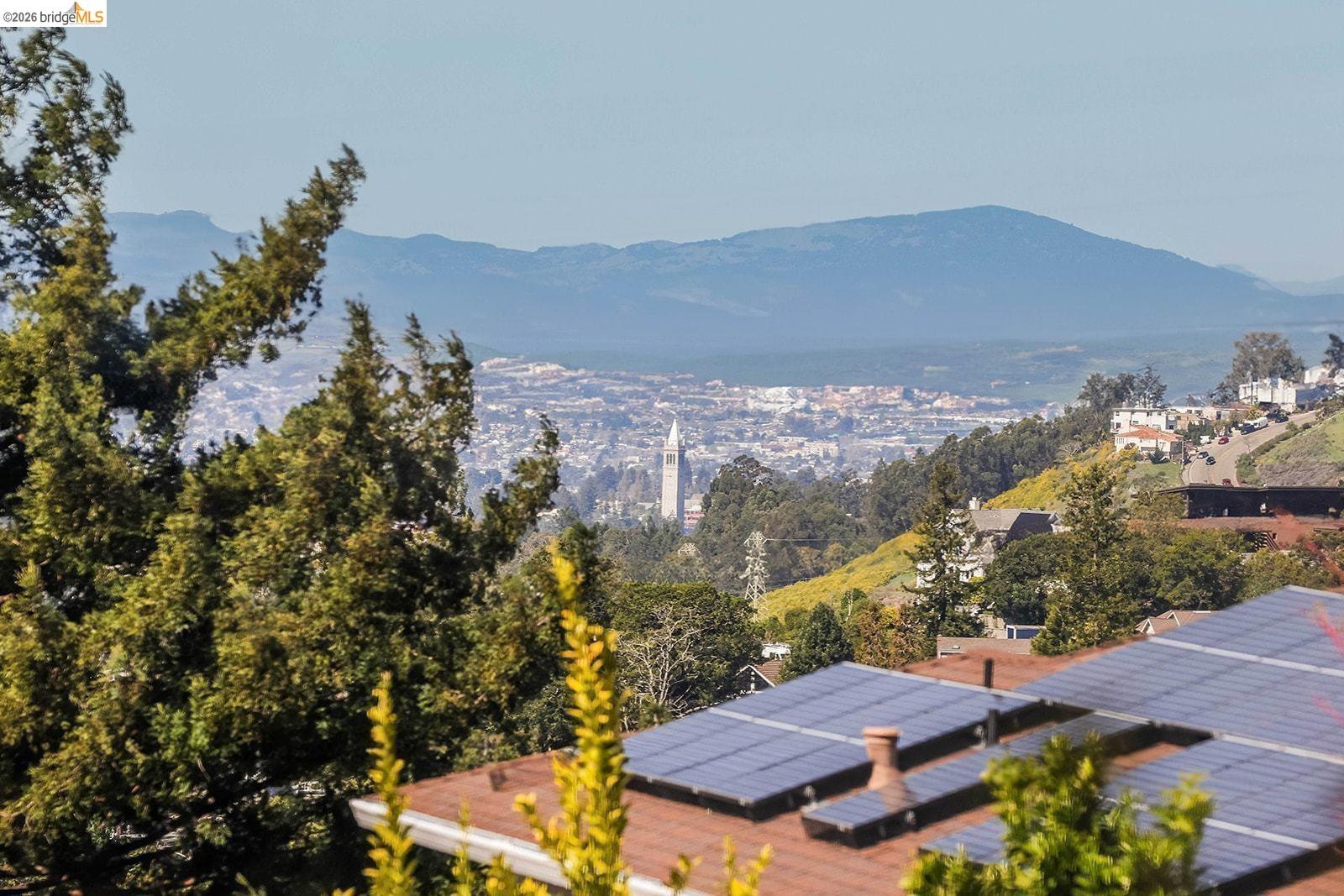 Detail Gallery Image 46 of 53 For 6344 Snake Rd, Oakland,  CA 94611 - 4 Beds | 2/1 Baths