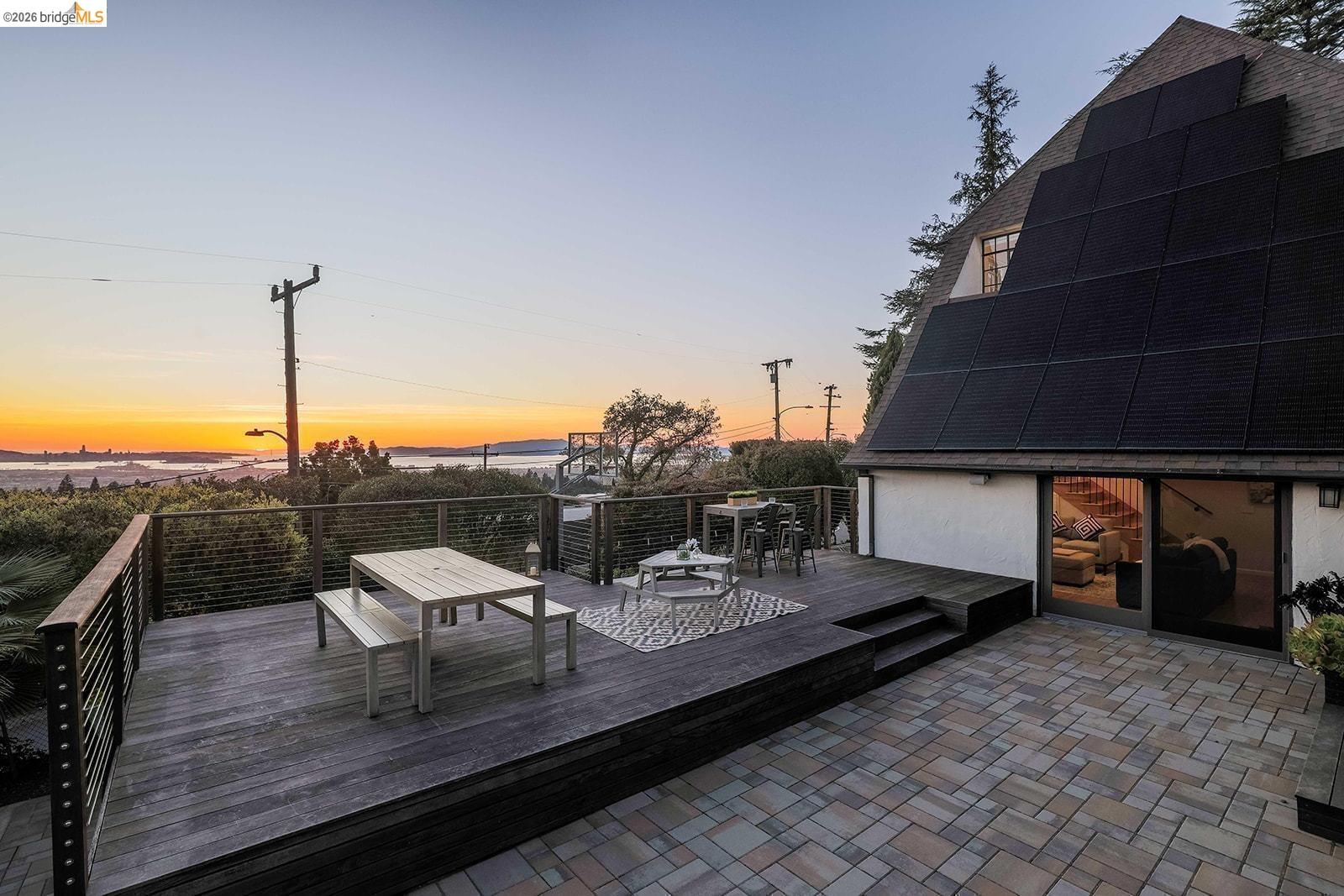 Detail Gallery Image 47 of 53 For 6344 Snake Rd, Oakland,  CA 94611 - 4 Beds | 2/1 Baths