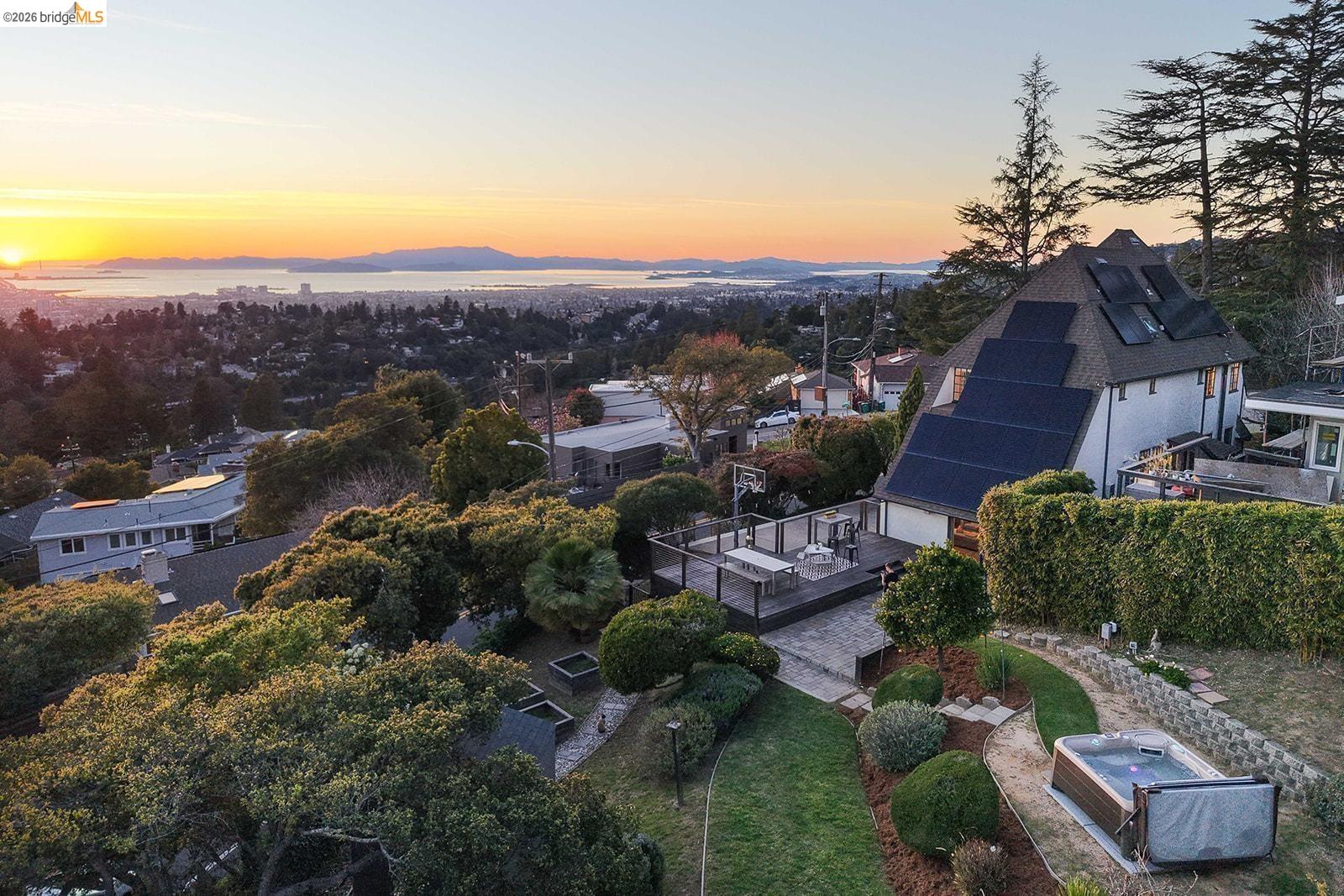 Detail Gallery Image 51 of 53 For 6344 Snake Rd, Oakland,  CA 94611 - 4 Beds | 2/1 Baths