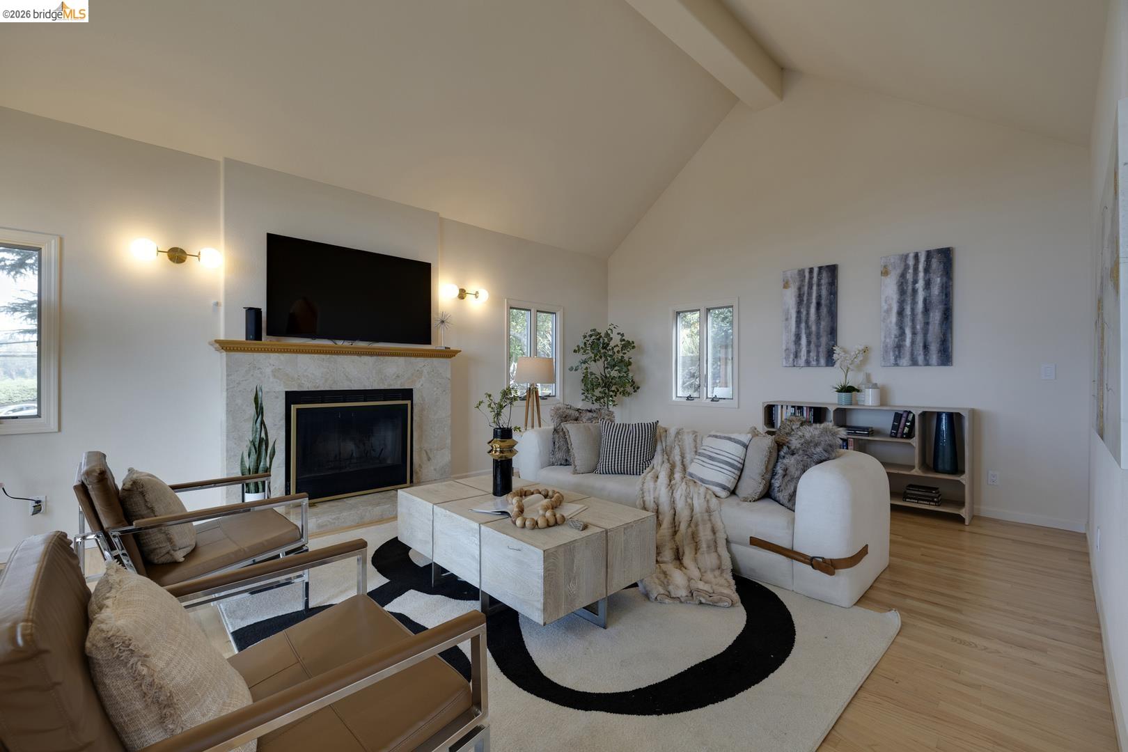 Detail Gallery Image 7 of 53 For 6344 Snake Rd, Oakland,  CA 94611 - 4 Beds | 2/1 Baths