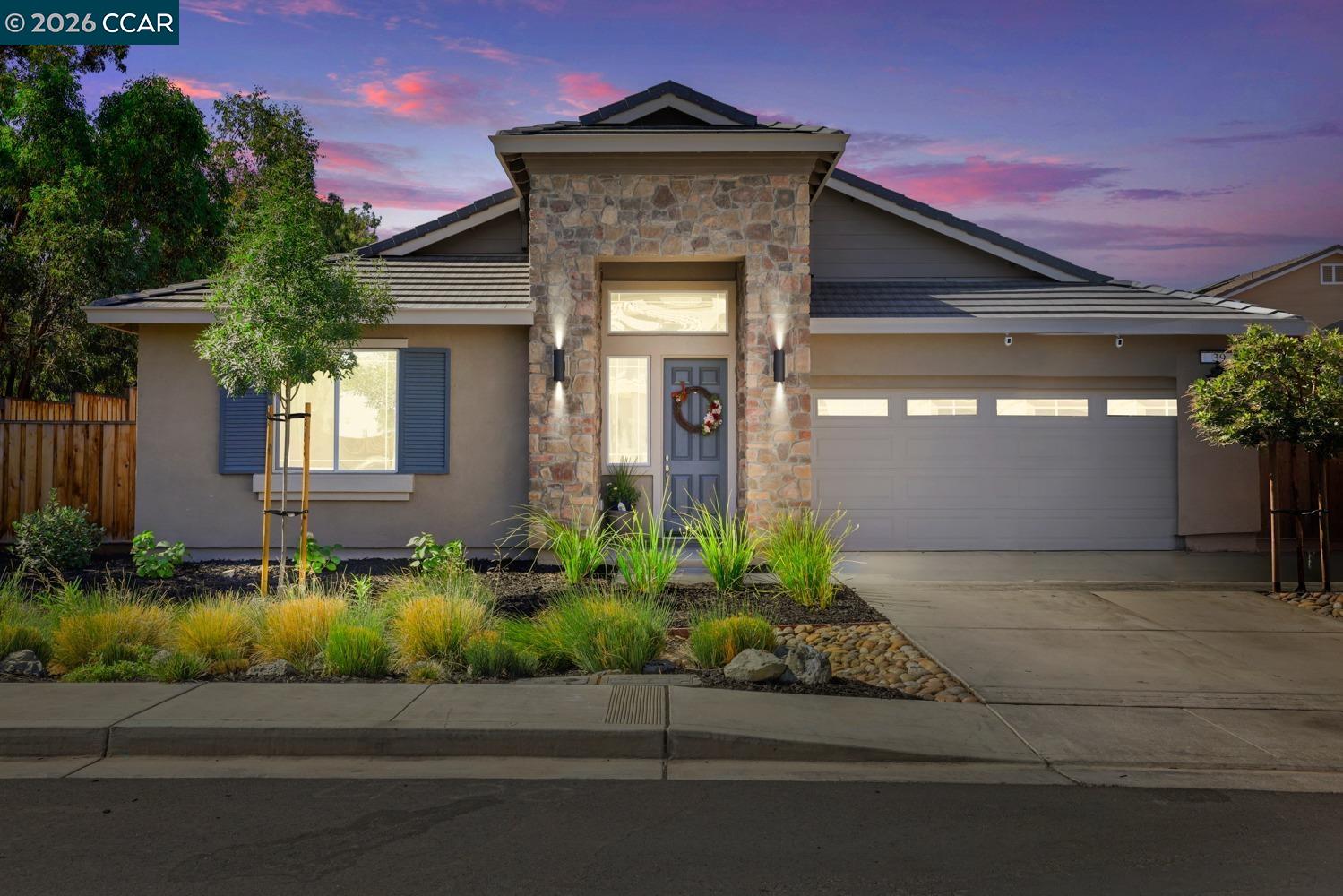 Front Image Thumbnail for CC41125330