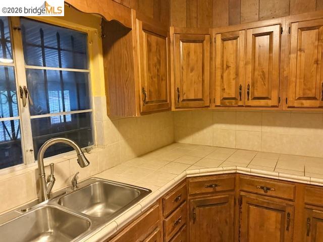 Detail Gallery Image 3 of 9 For 178 Linda Vista Ave, Pittsburg,  CA 94565 - 3 Beds | 1 Baths