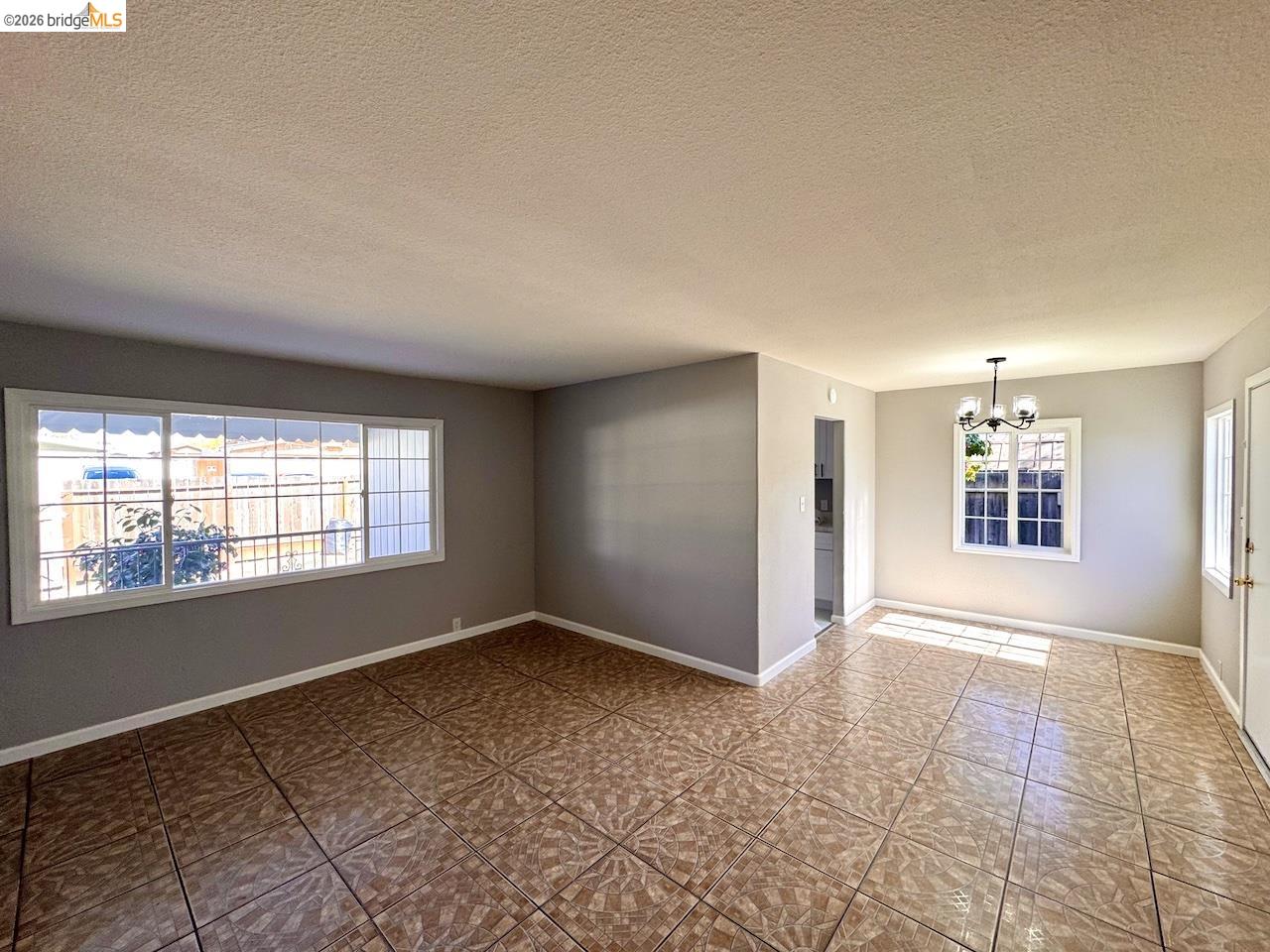 Detail Gallery Image 6 of 55 For 1936 & 1944 Vine Ln, Antioch,  CA 94509 - 3 Beds | 2 Baths