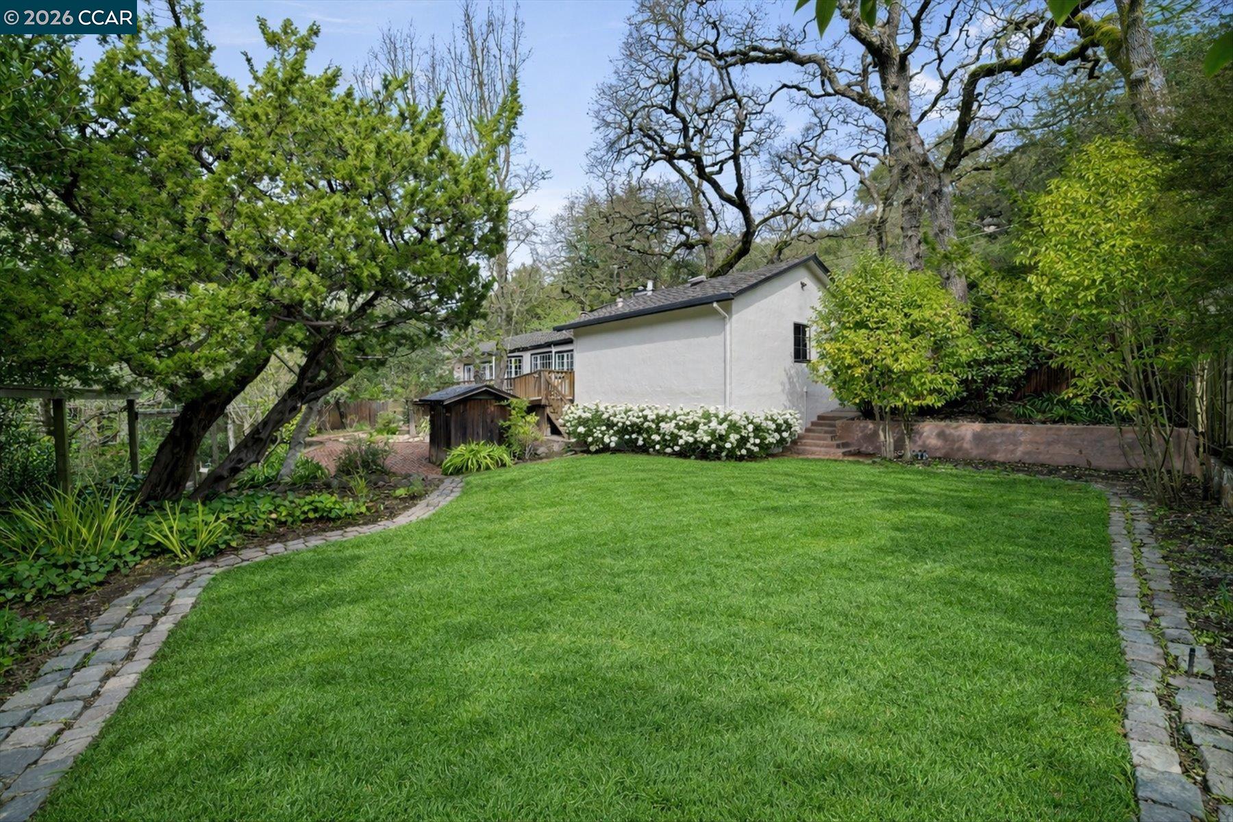 Detail Gallery Image 16 of 28 For 110 Moraga Way, Orinda,  CA 94563 - 2 Beds | 1/1 Baths