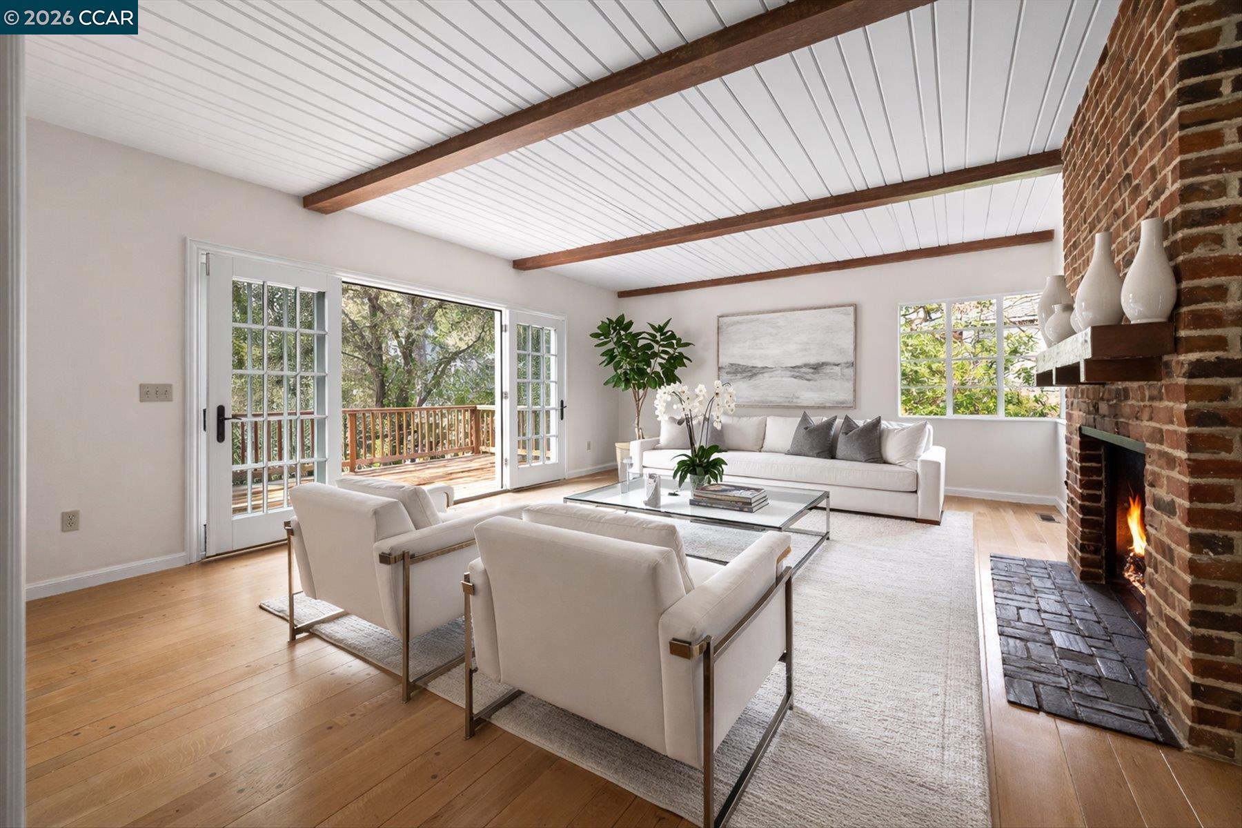 Detail Gallery Image 3 of 28 For 110 Moraga Way, Orinda,  CA 94563 - 2 Beds | 1/1 Baths