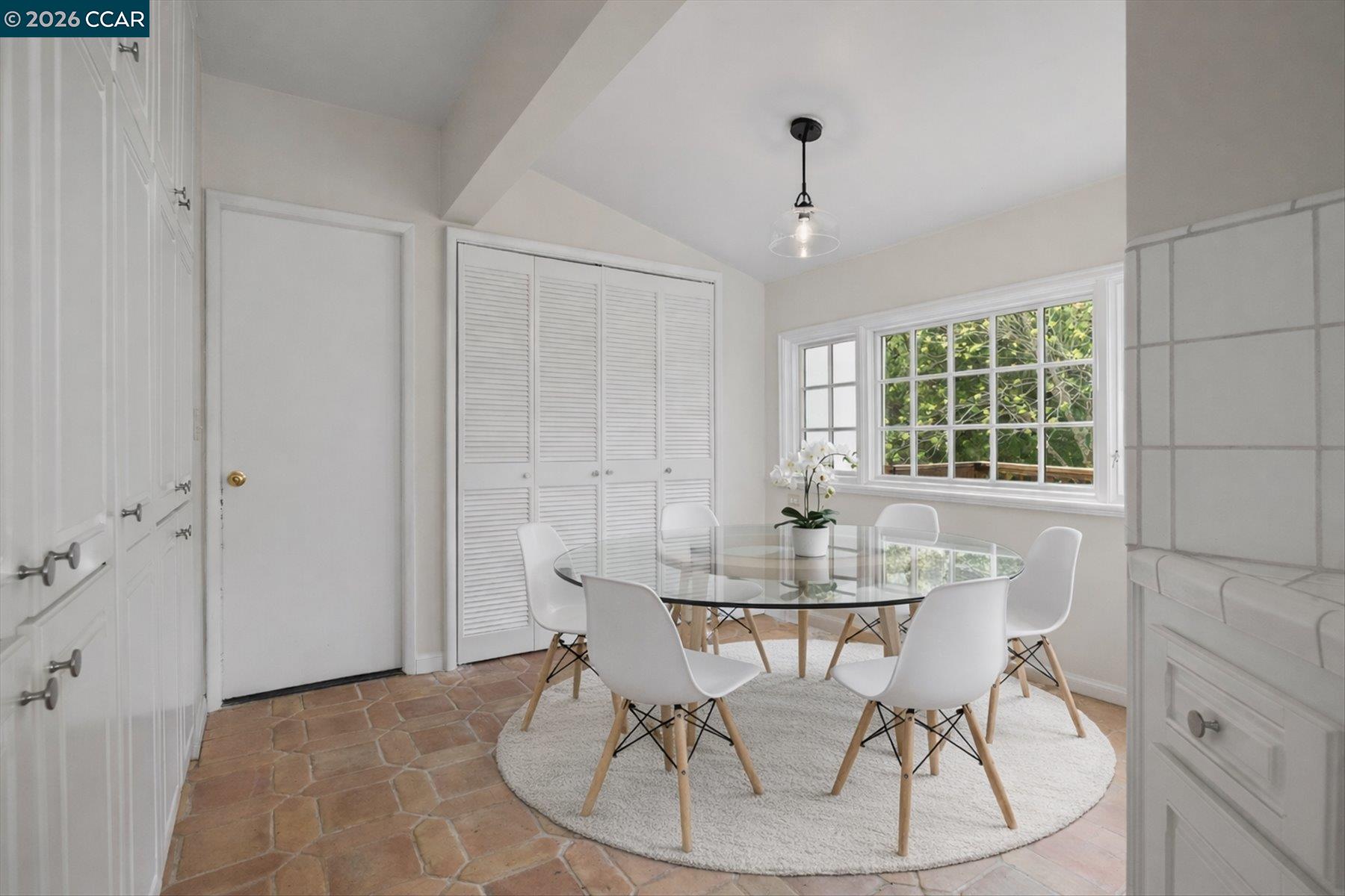 Detail Gallery Image 9 of 28 For 110 Moraga Way, Orinda,  CA 94563 - 2 Beds | 1/1 Baths