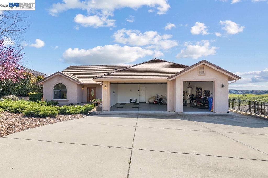 Detail Gallery Image 4 of 52 For 1105 Paradise Peak Rd, Valley Springs,  CA 95252 - 4 Beds | 2 Baths