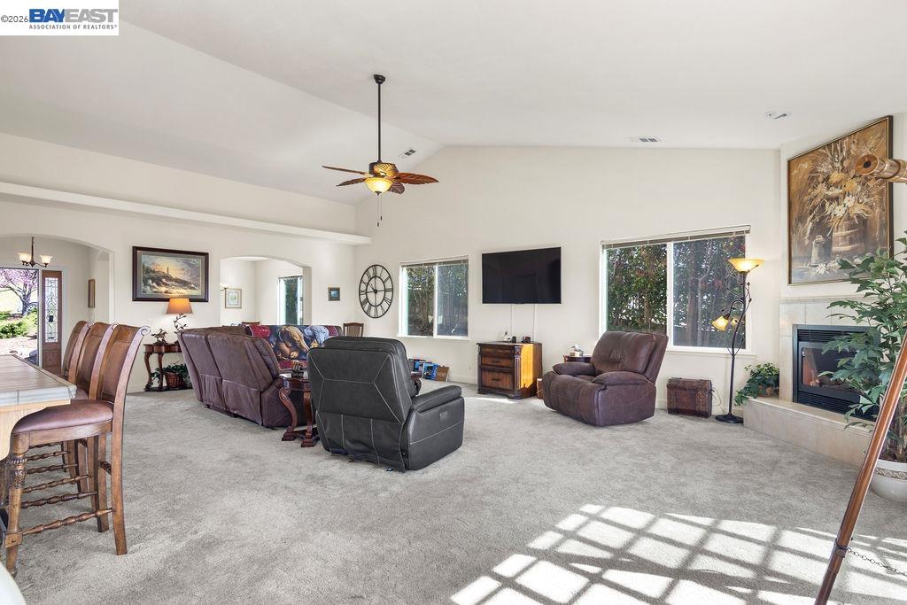 Detail Gallery Image 9 of 52 For 1105 Paradise Peak Rd, Valley Springs,  CA 95252 - 4 Beds | 2 Baths