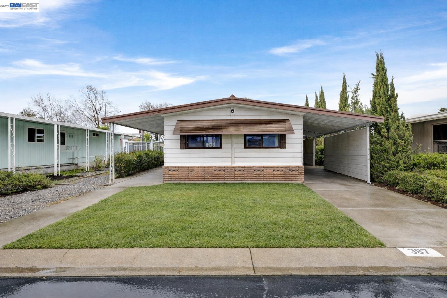 Front Image Thumbnail for BE41125339