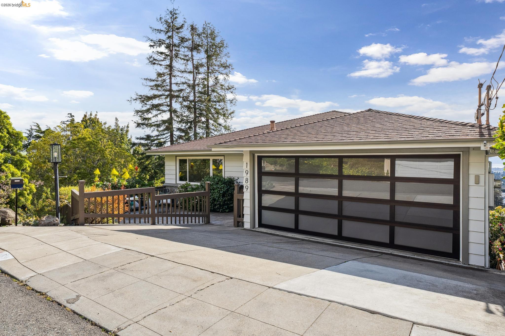 Front Image Thumbnail for EB41125340