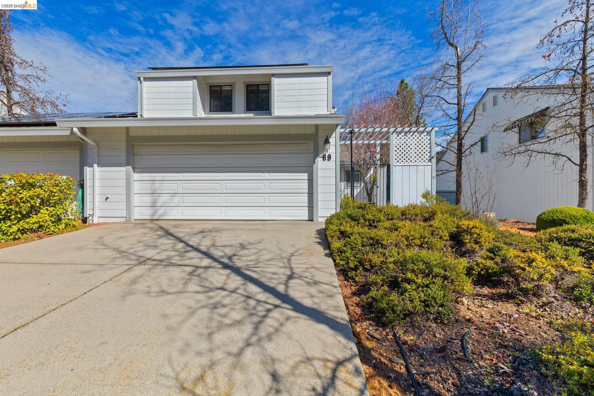 Front Image Thumbnail for EB41125341