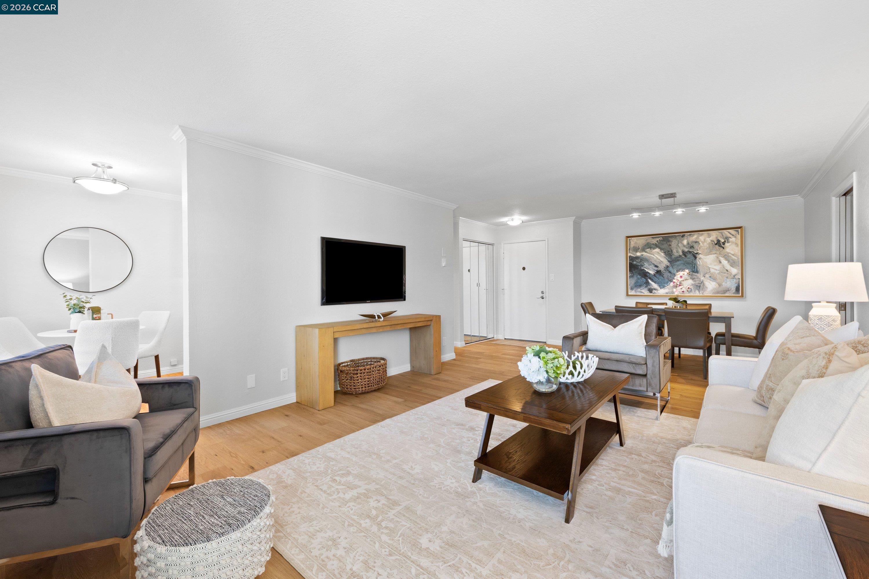 Detail Gallery Image 2 of 27 For 1111 Compass Ln #105,  Foster City,  CA 94404 - 3 Beds | 2 Baths