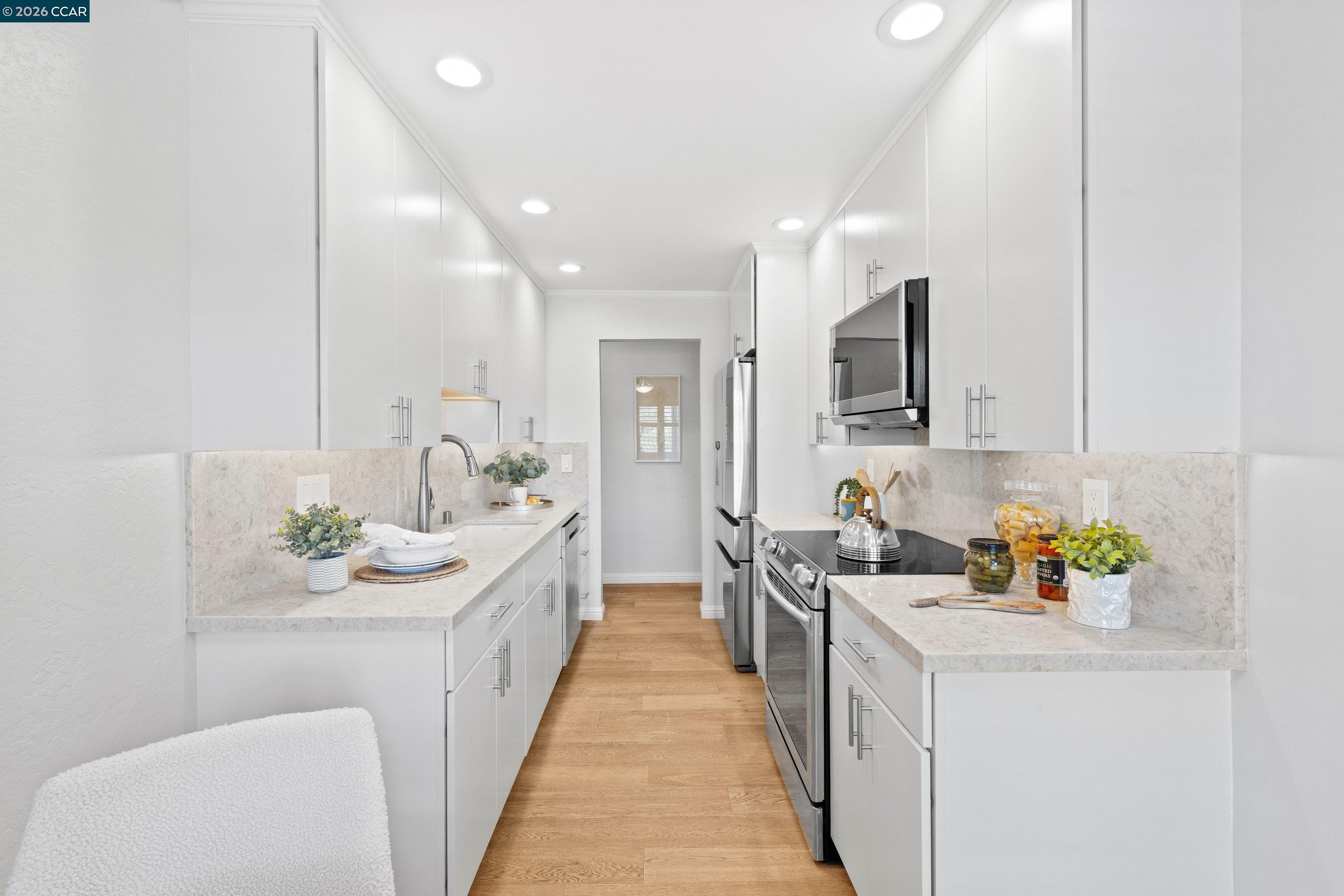 Detail Gallery Image 11 of 27 For 1111 Compass Ln #105,  Foster City,  CA 94404 - 3 Beds | 2 Baths