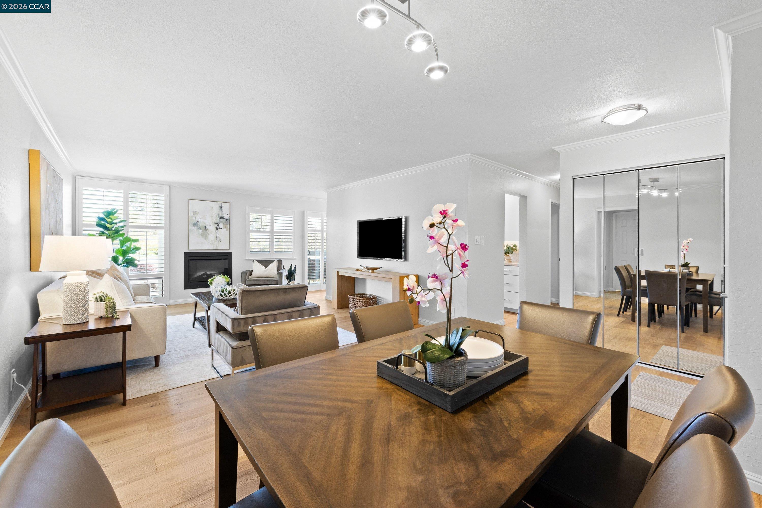 Detail Gallery Image 4 of 27 For 1111 Compass Ln #105,  Foster City,  CA 94404 - 3 Beds | 2 Baths