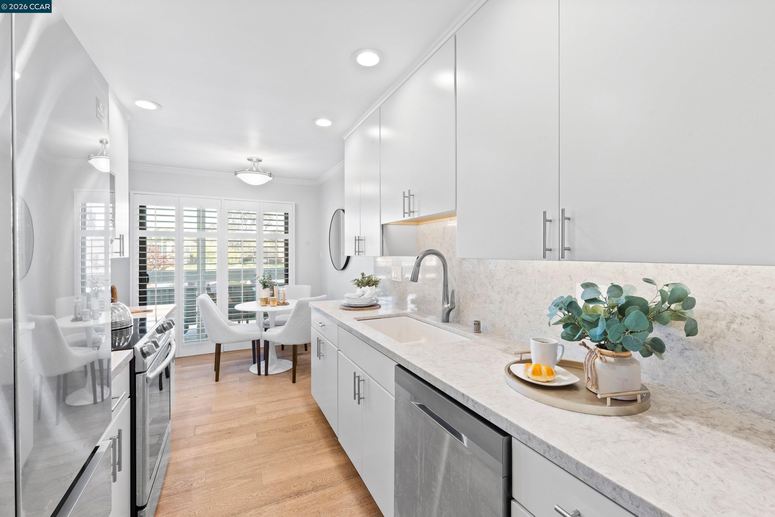 Detail Gallery Image 8 of 27 For 1111 Compass Ln #105,  Foster City,  CA 94404 - 3 Beds | 2 Baths