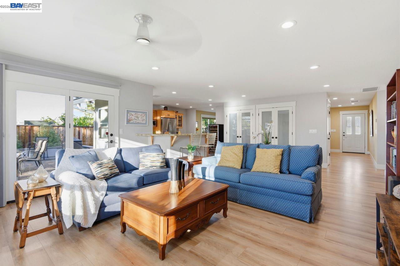 Detail Gallery Image 13 of 45 For 2124 Orion Ct, Livermore,  CA 94550 - 3 Beds | 2 Baths