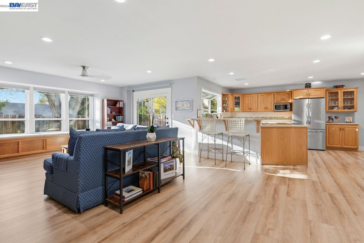 Detail Gallery Image 14 of 45 For 2124 Orion Ct, Livermore,  CA 94550 - 3 Beds | 2 Baths