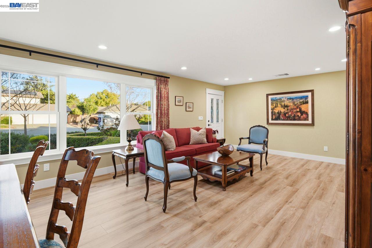 Detail Gallery Image 10 of 45 For 2124 Orion Ct, Livermore,  CA 94550 - 3 Beds | 2 Baths