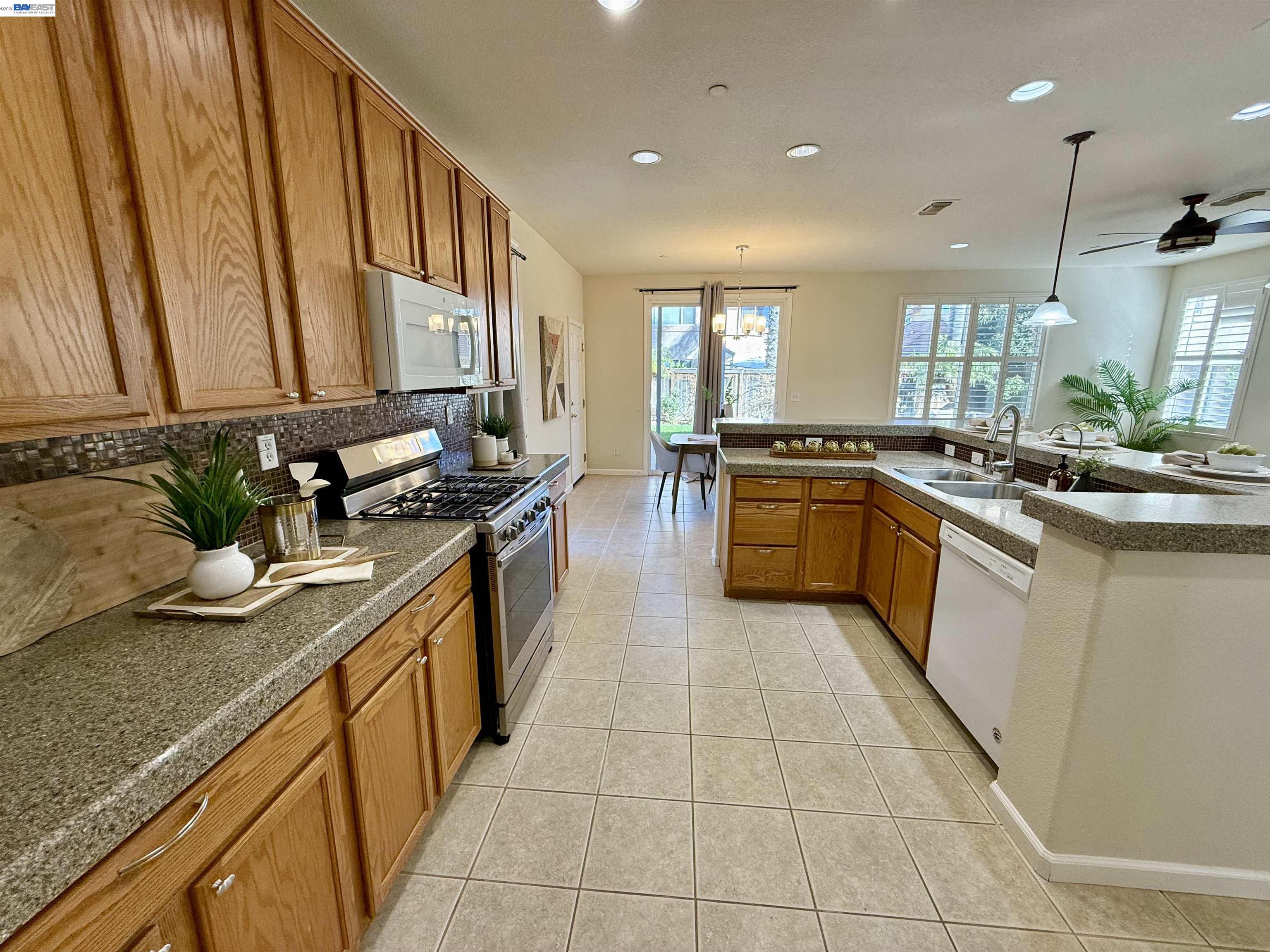 Detail Gallery Image 15 of 60 For 529 Chestnut St, Brentwood,  CA 94513 - 4 Beds | 2/1 Baths