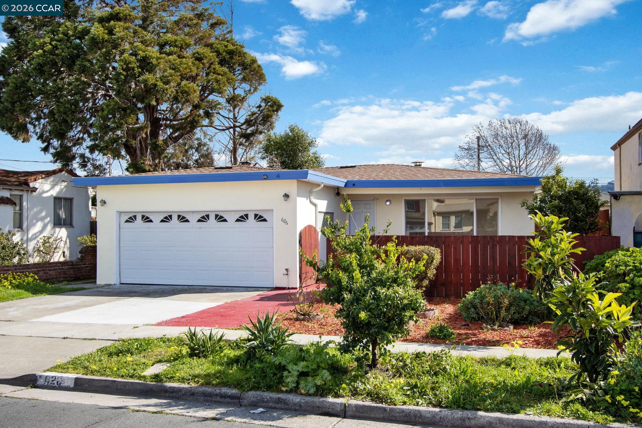 Detail Gallery Image 2 of 36 For 626 28th St, Richmond,  CA 94804 - 3 Beds | 2 Baths