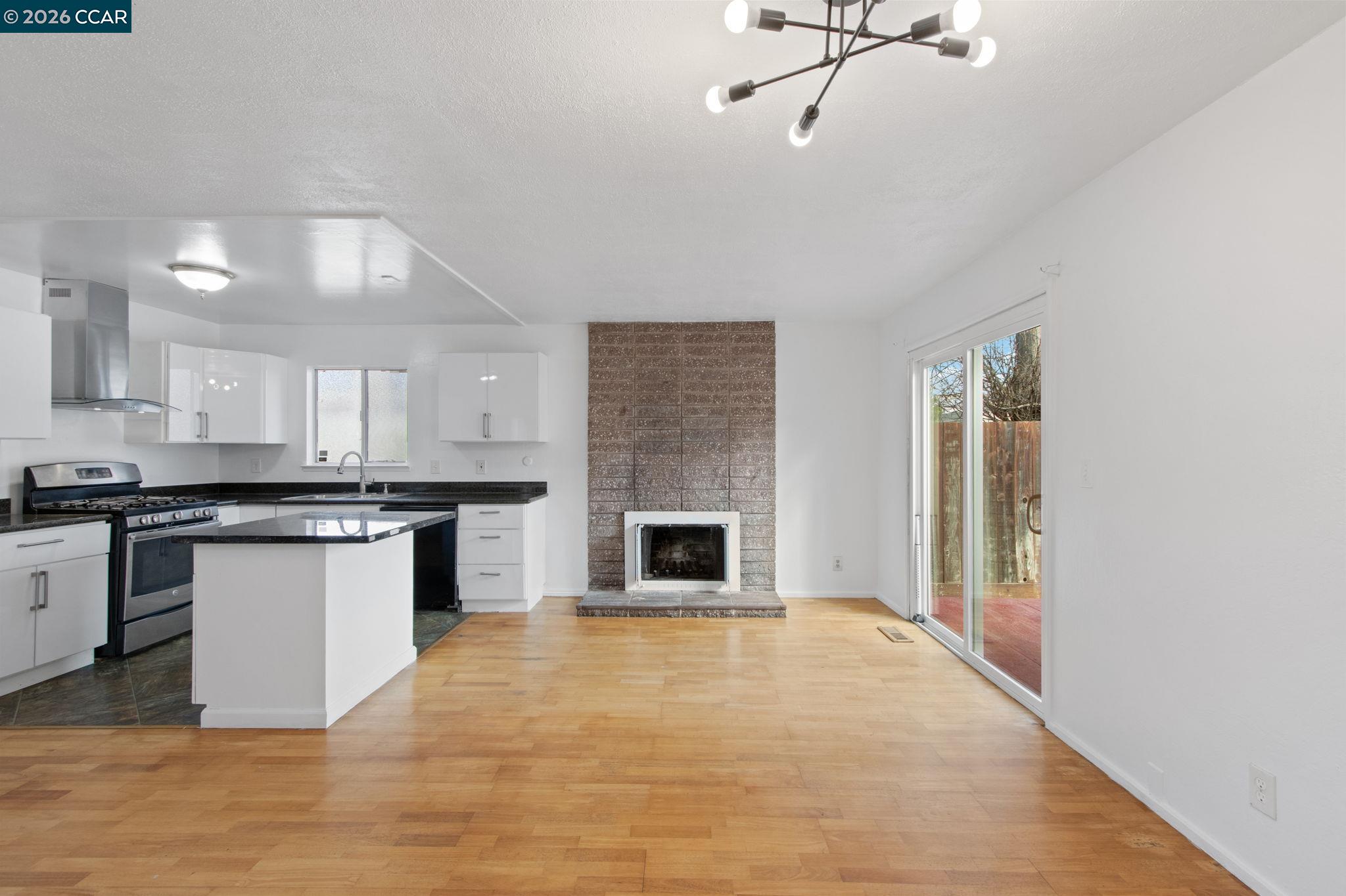 Detail Gallery Image 10 of 36 For 626 28th St, Richmond,  CA 94804 - 3 Beds | 2 Baths