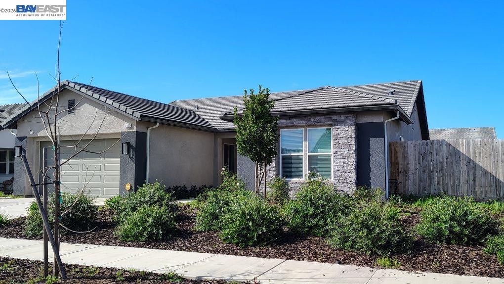 Detail Gallery Image 3 of 7 For 2935 21st Ave, Kingsburg,  CA 93631 - 4 Beds | 2/1 Baths