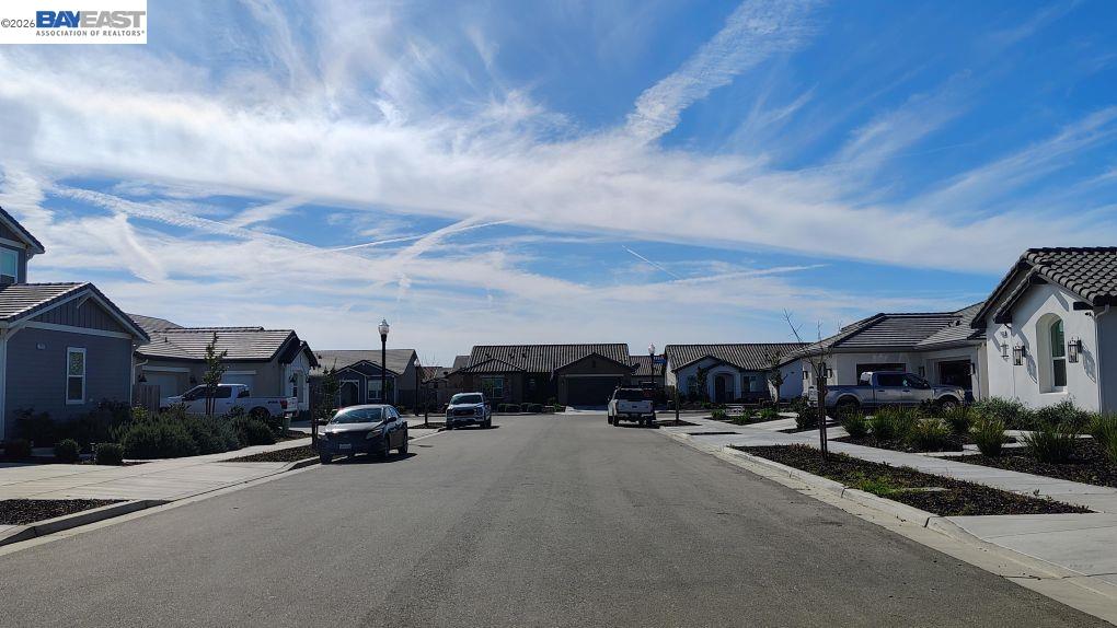 Detail Gallery Image 6 of 7 For 2935 21st Ave, Kingsburg,  CA 93631 - 4 Beds | 2/1 Baths