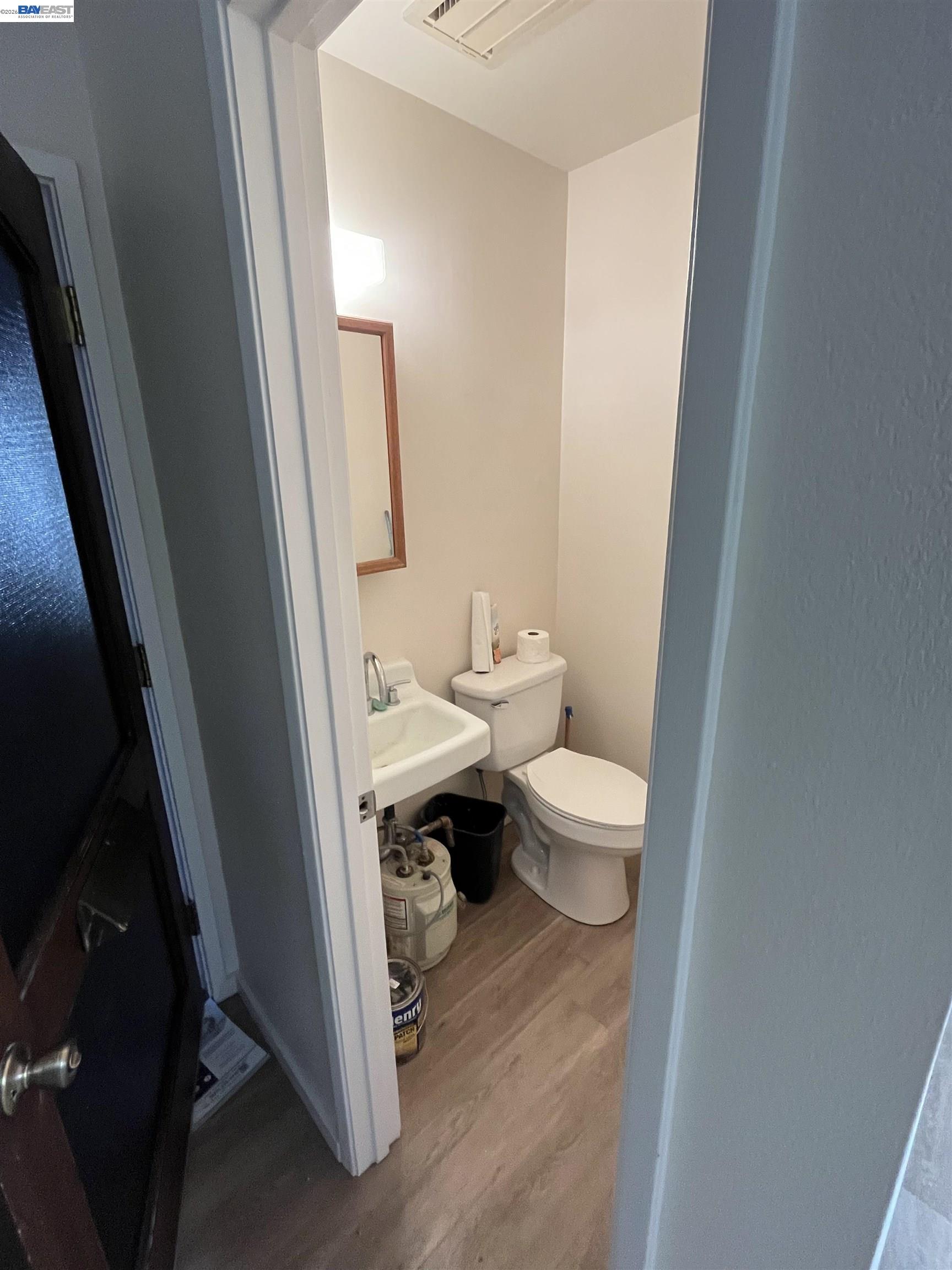 Detail Gallery Image 11 of 18 For 90 Mission Dr, Pleasanton,  CA 94566 - – Beds | – Baths