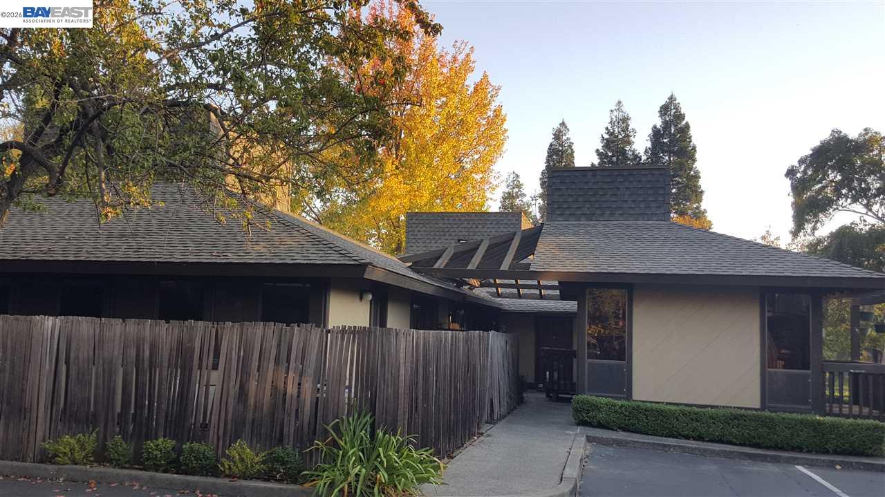 Detail Gallery Image 4 of 18 For 90 Mission Dr, Pleasanton,  CA 94566 - – Beds | – Baths