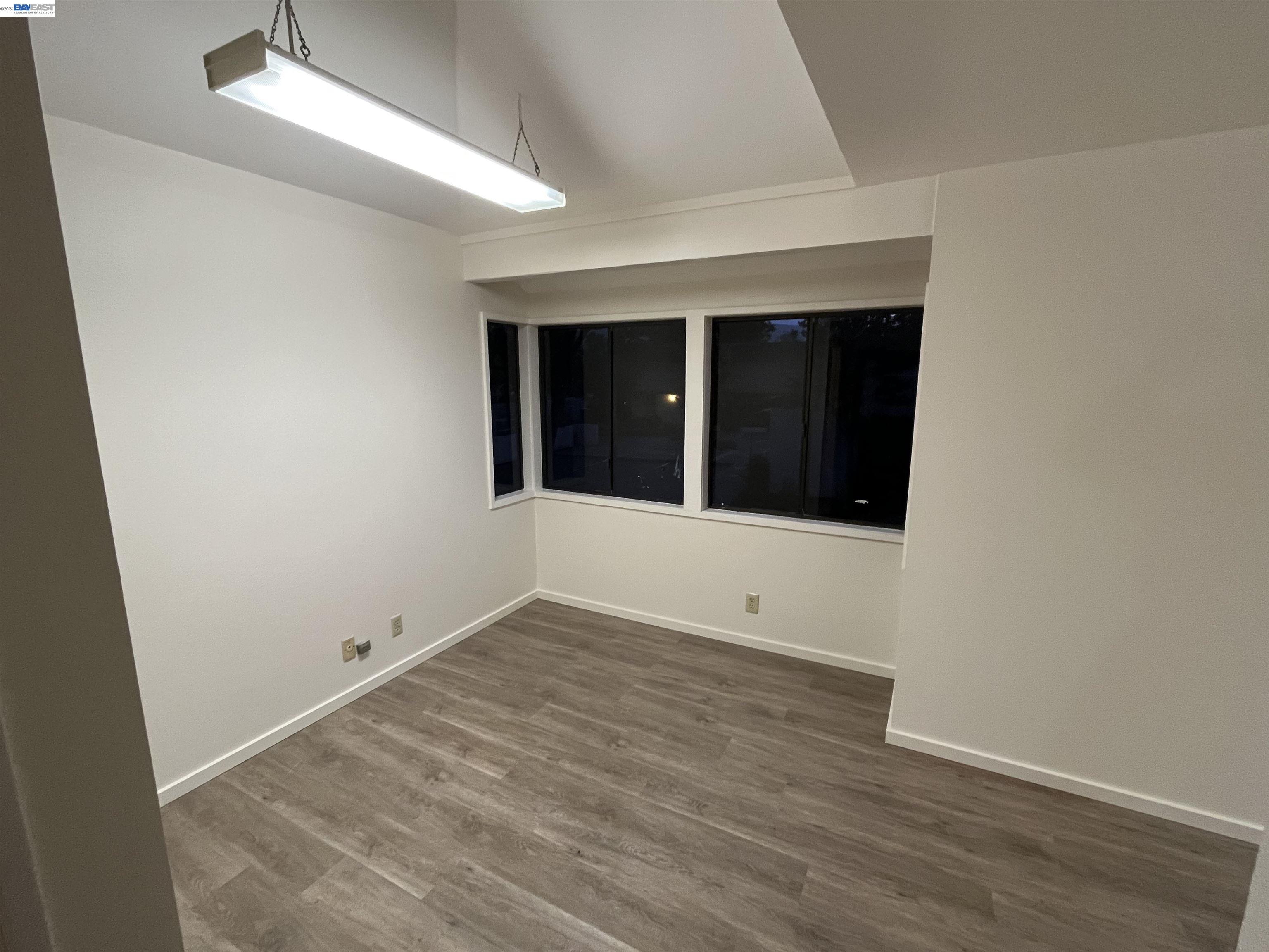 Detail Gallery Image 9 of 18 For 90 Mission Dr, Pleasanton,  CA 94566 - – Beds | – Baths