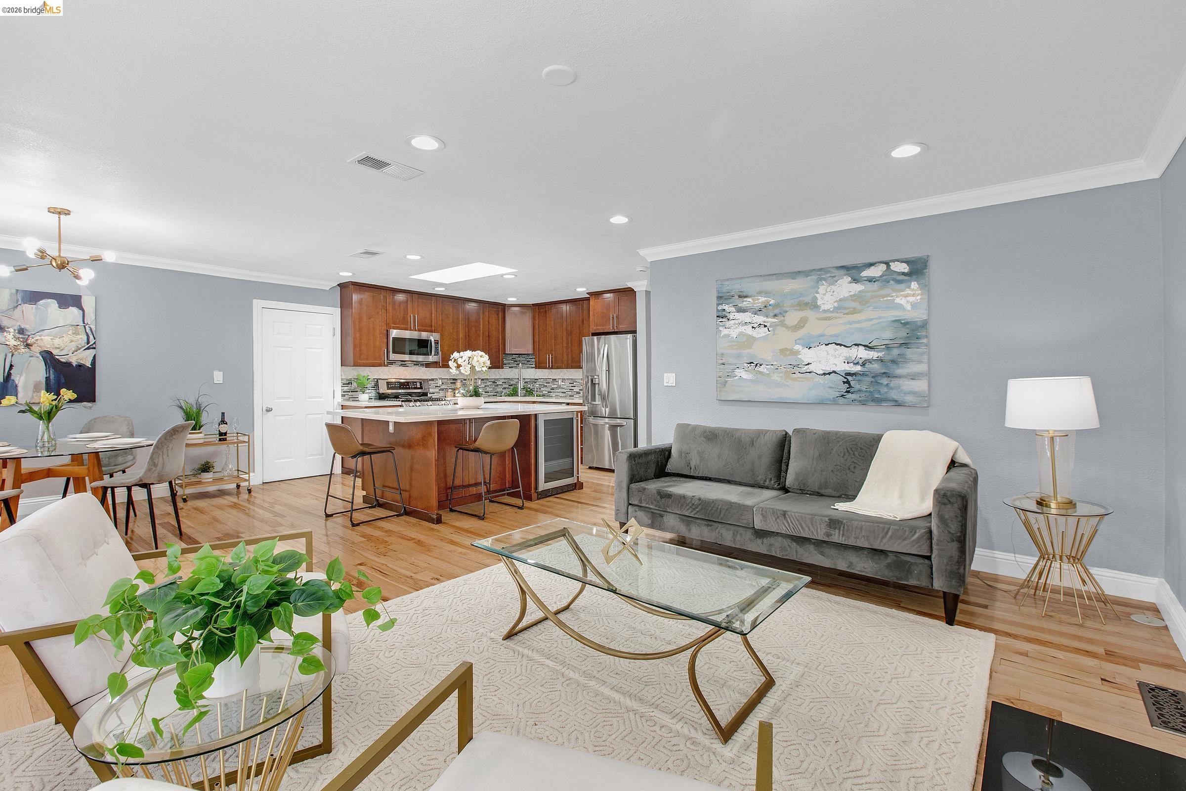 Detail Gallery Image 12 of 38 For 809 Gridley St, San Jose,  CA 95127 - 4 Beds | 2 Baths