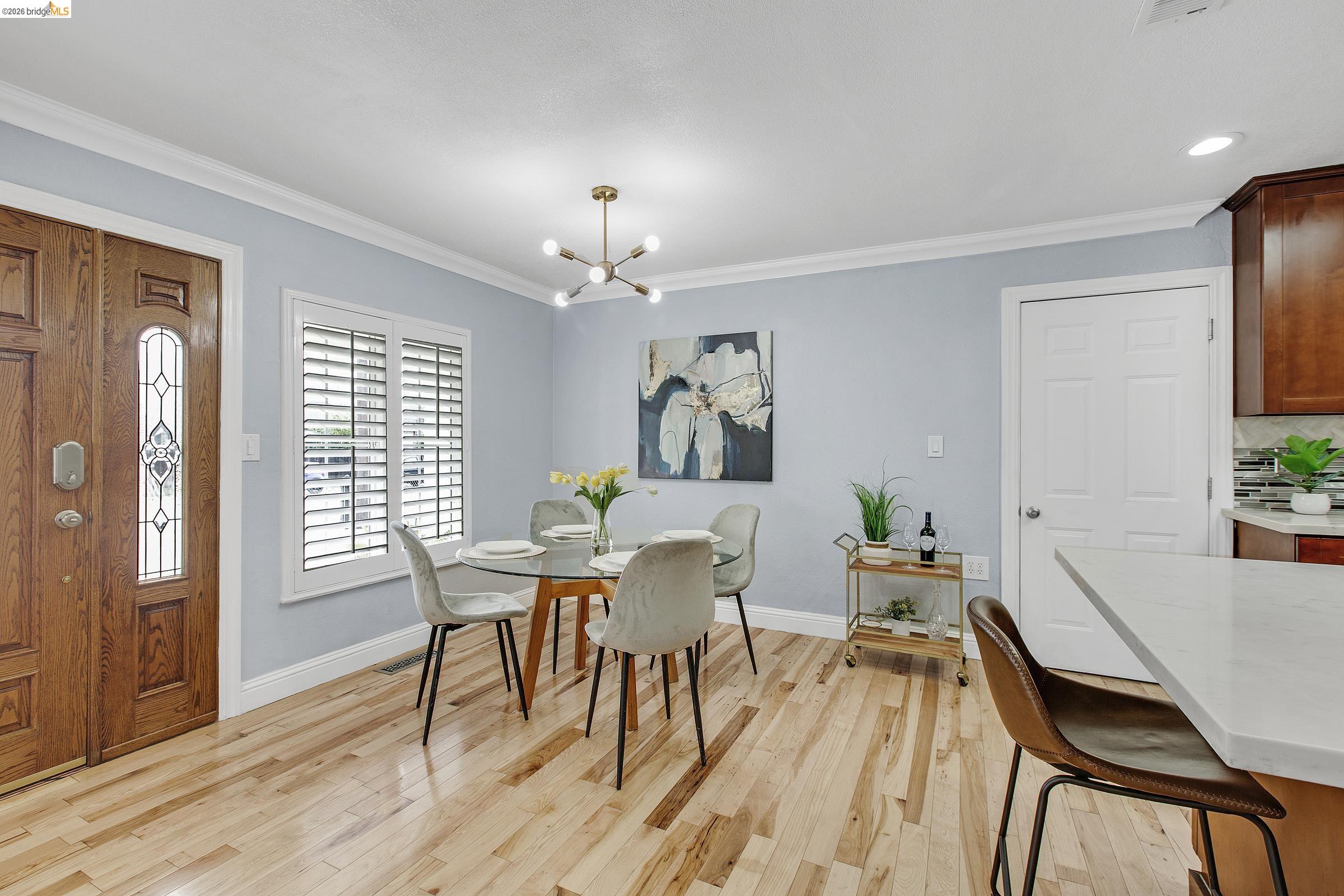 Detail Gallery Image 5 of 38 For 809 Gridley St, San Jose,  CA 95127 - 4 Beds | 2 Baths