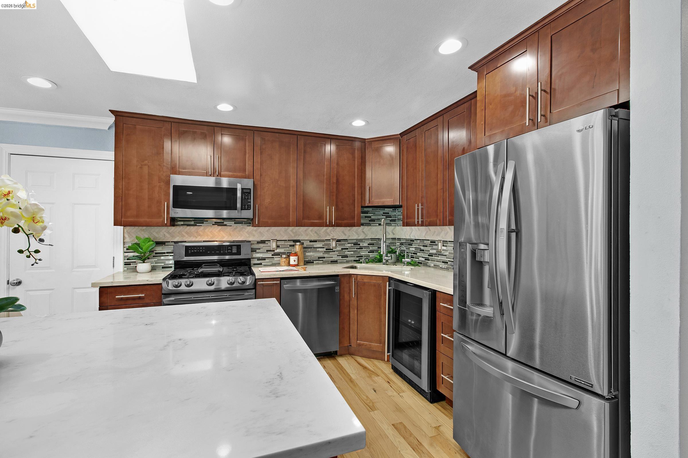 Detail Gallery Image 8 of 38 For 809 Gridley St, San Jose,  CA 95127 - 4 Beds | 2 Baths