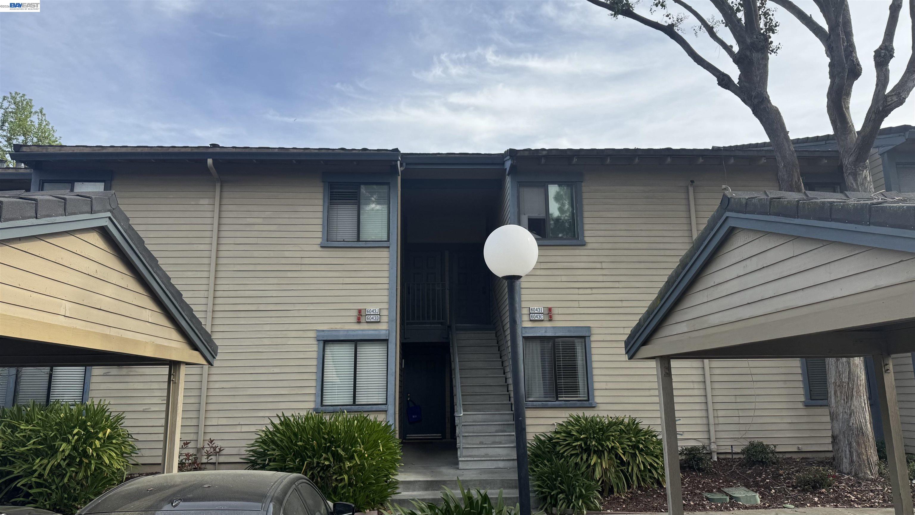 Front Image Thumbnail for BE41125361