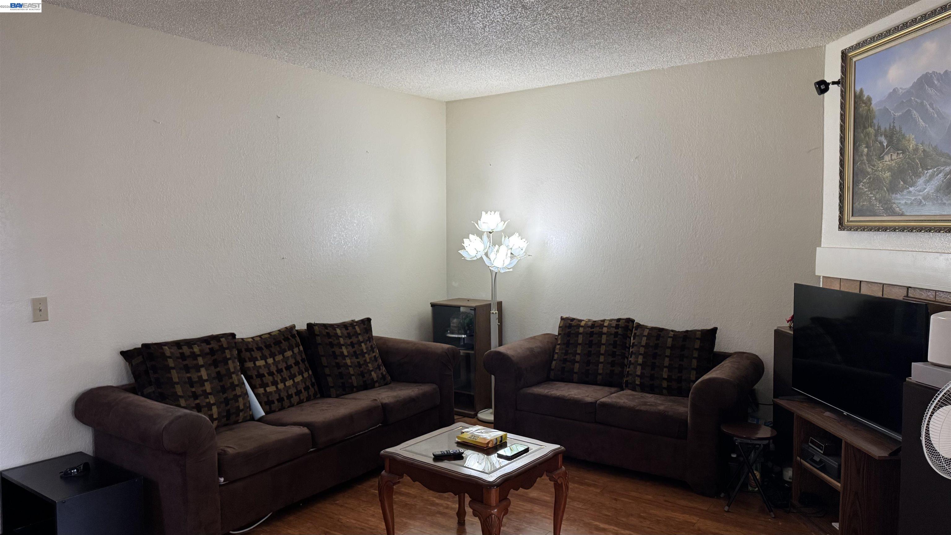 Detail Gallery Image 2 of 20 For #D,  Newark,  CA 94560 - 2 Beds | 1 Baths