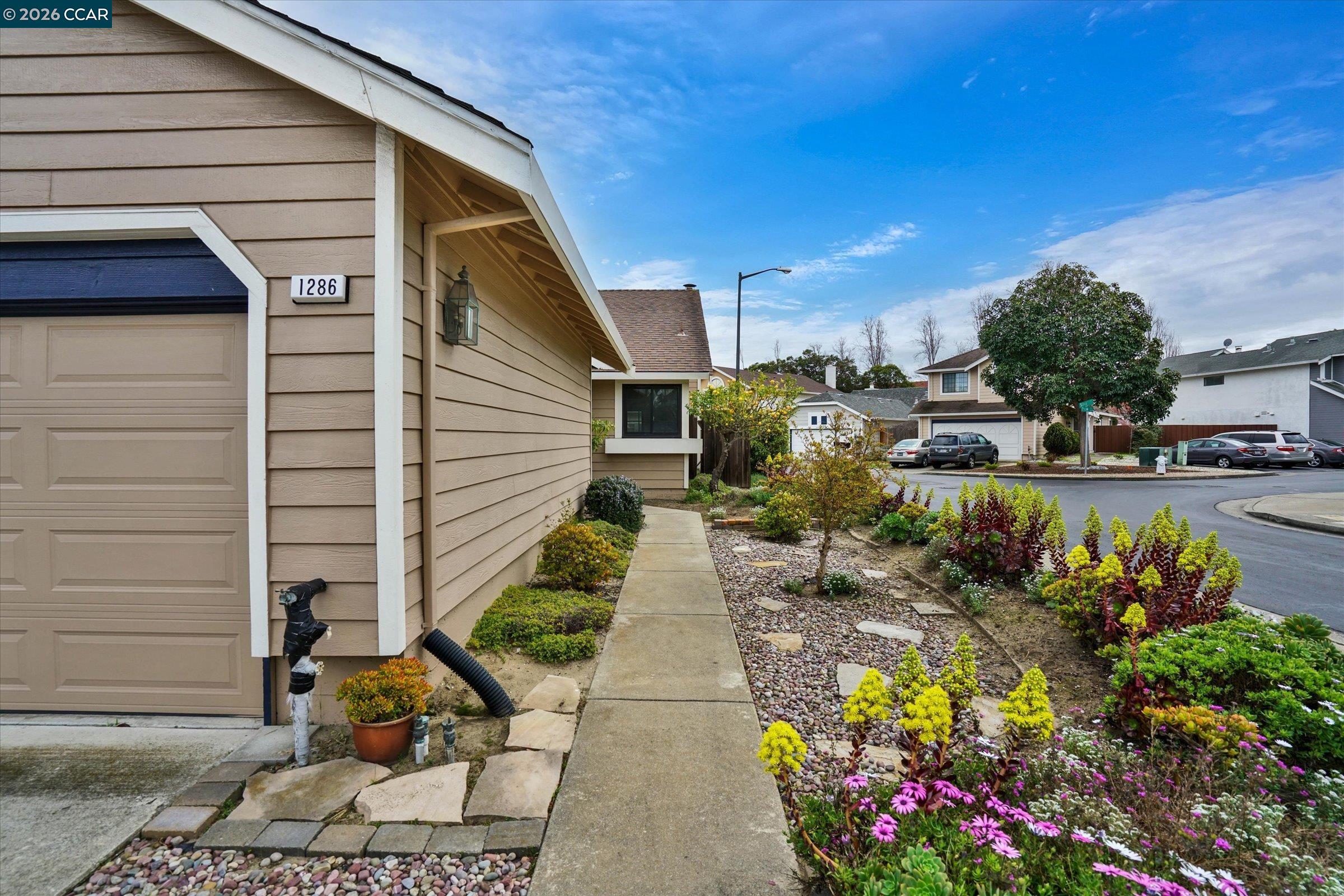 1286 Clarke Ln, Alameda, CA, 94502