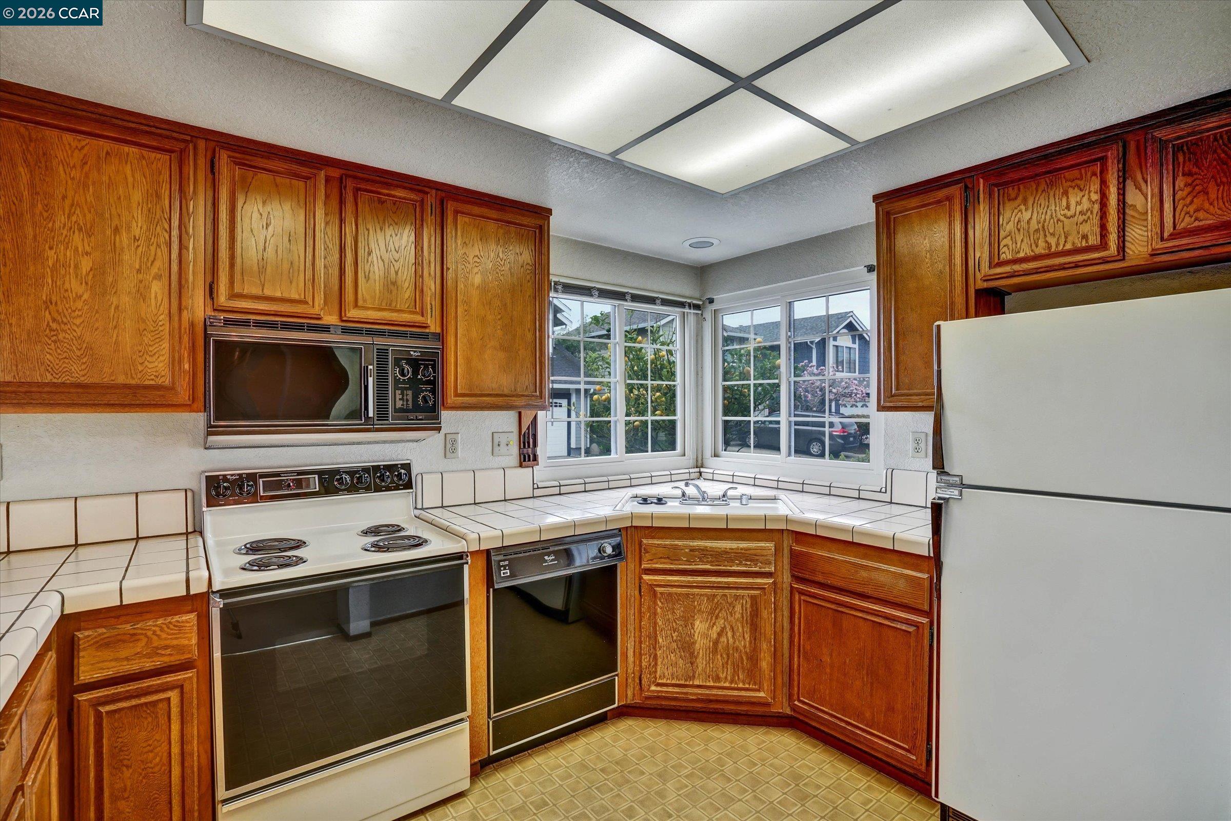 1286 Clarke Ln, Alameda, CA, 94502