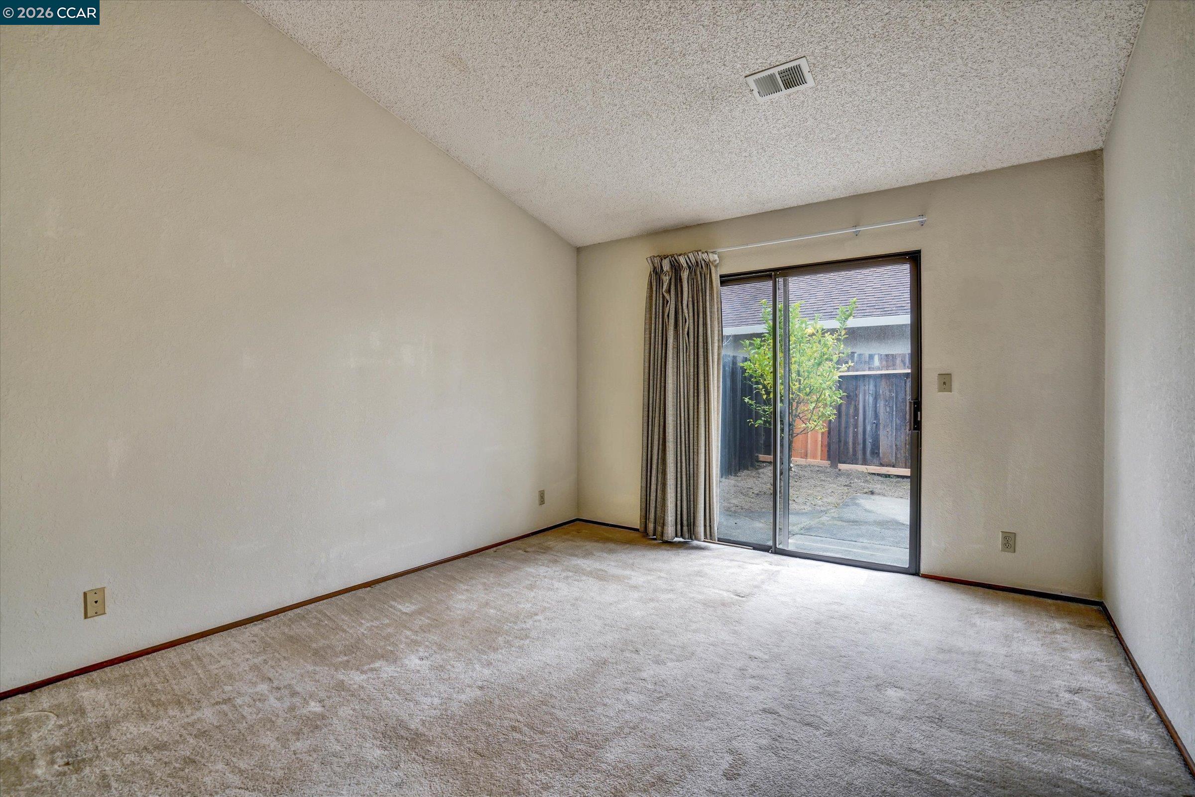 1286 Clarke Ln, Alameda, CA, 94502