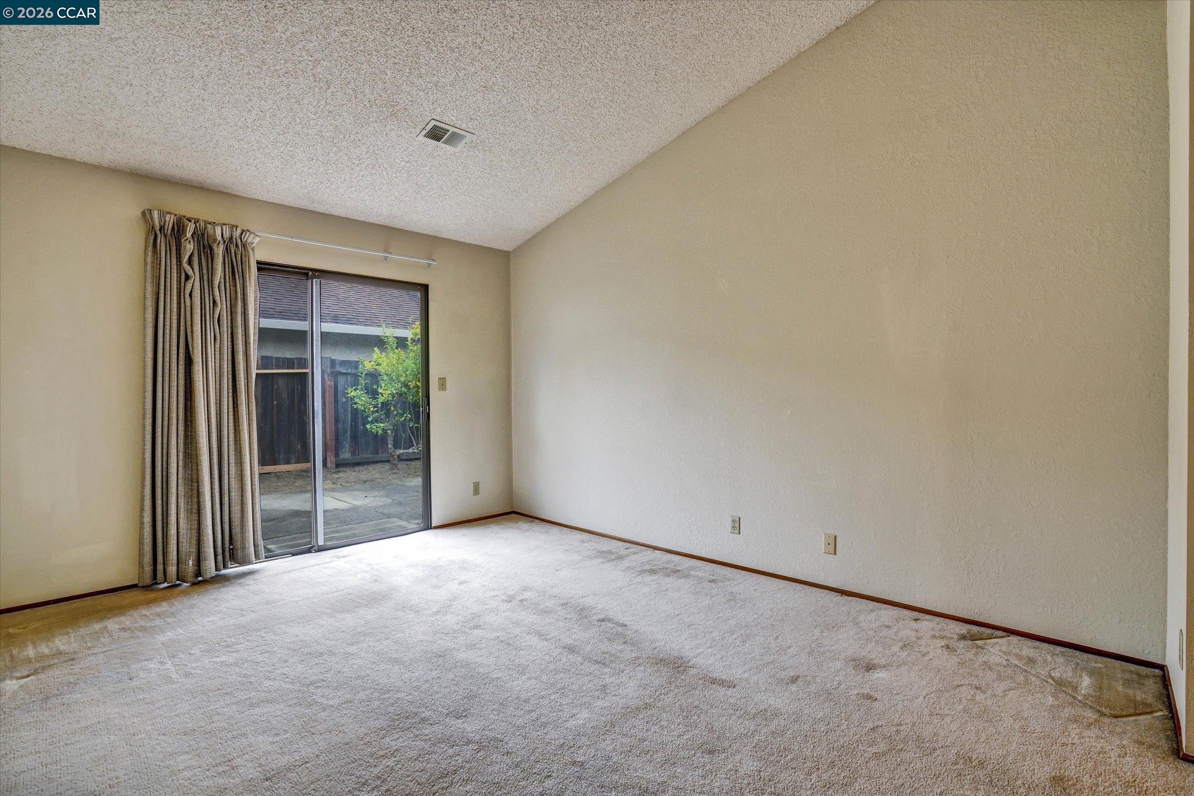 1286 Clarke Ln, Alameda, CA, 94502