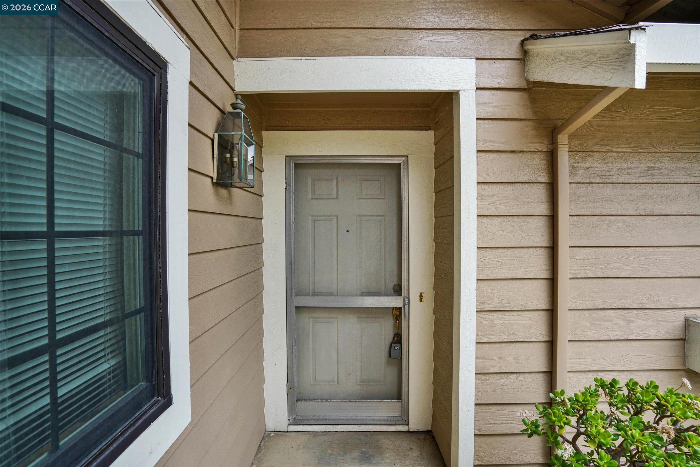 1286 Clarke Ln, Alameda, CA, 94502