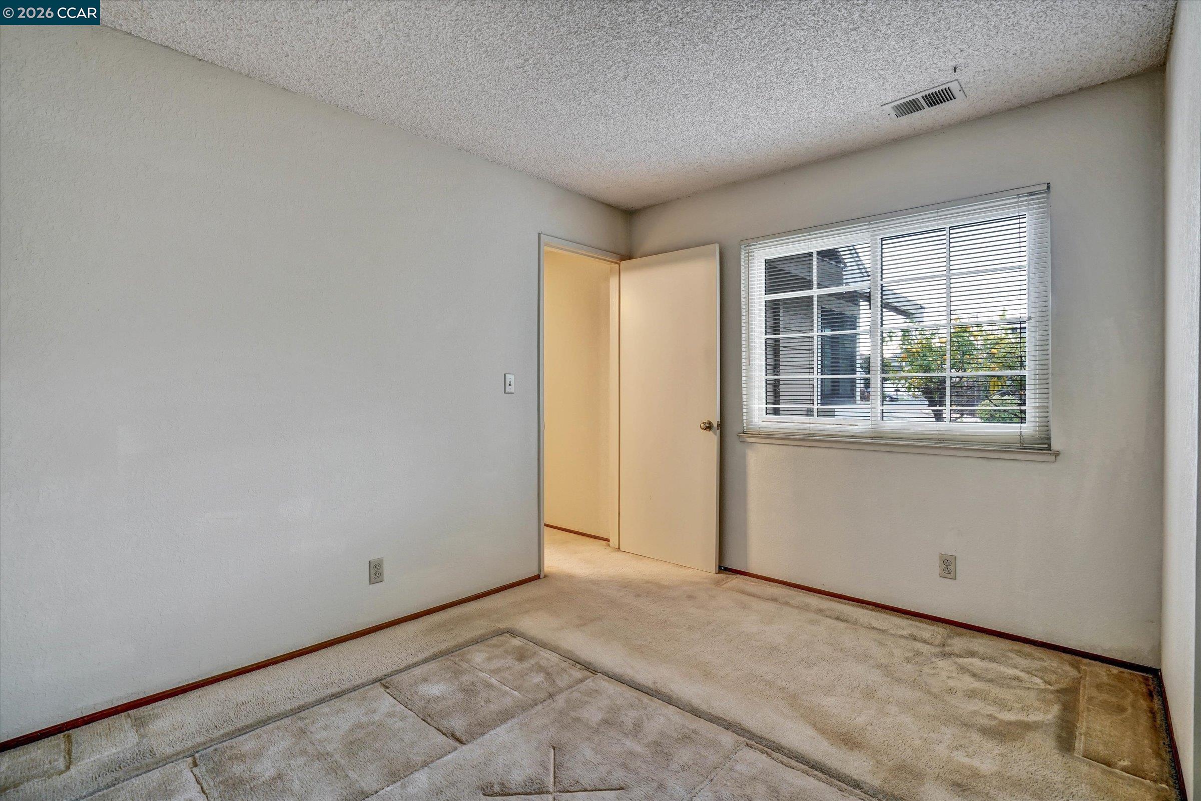 1286 Clarke Ln, Alameda, CA, 94502