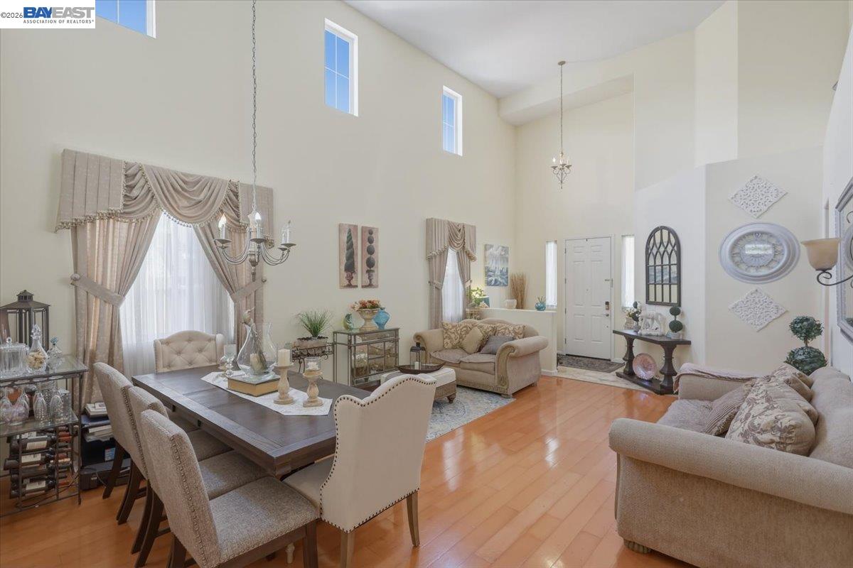 Detail Gallery Image 11 of 60 For 2248 Golden Leaf Ln., Tracy,  CA 95377 - 4 Beds | 3 Baths