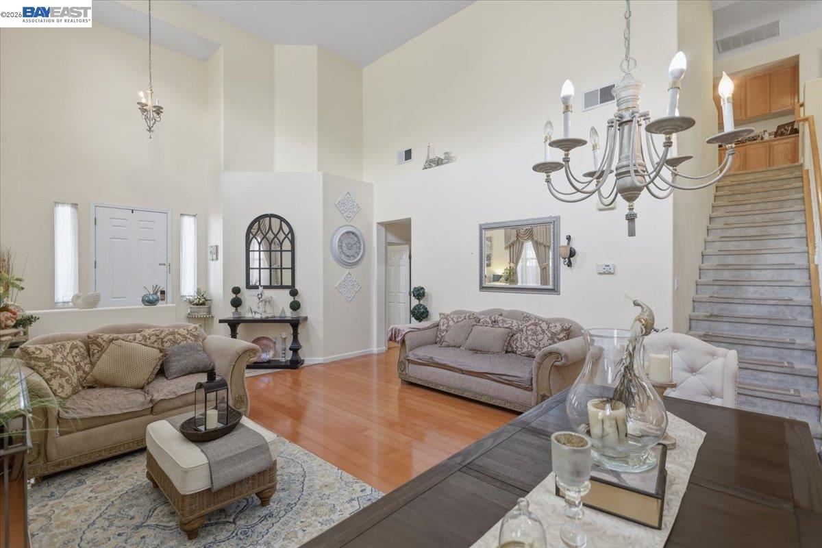 Detail Gallery Image 17 of 60 For 2248 Golden Leaf Ln., Tracy,  CA 95377 - 4 Beds | 3 Baths