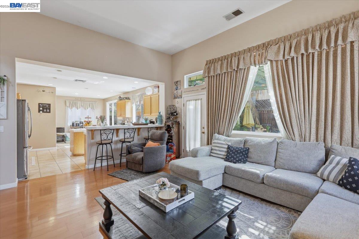 Detail Gallery Image 20 of 60 For 2248 Golden Leaf Ln., Tracy,  CA 95377 - 4 Beds | 3 Baths