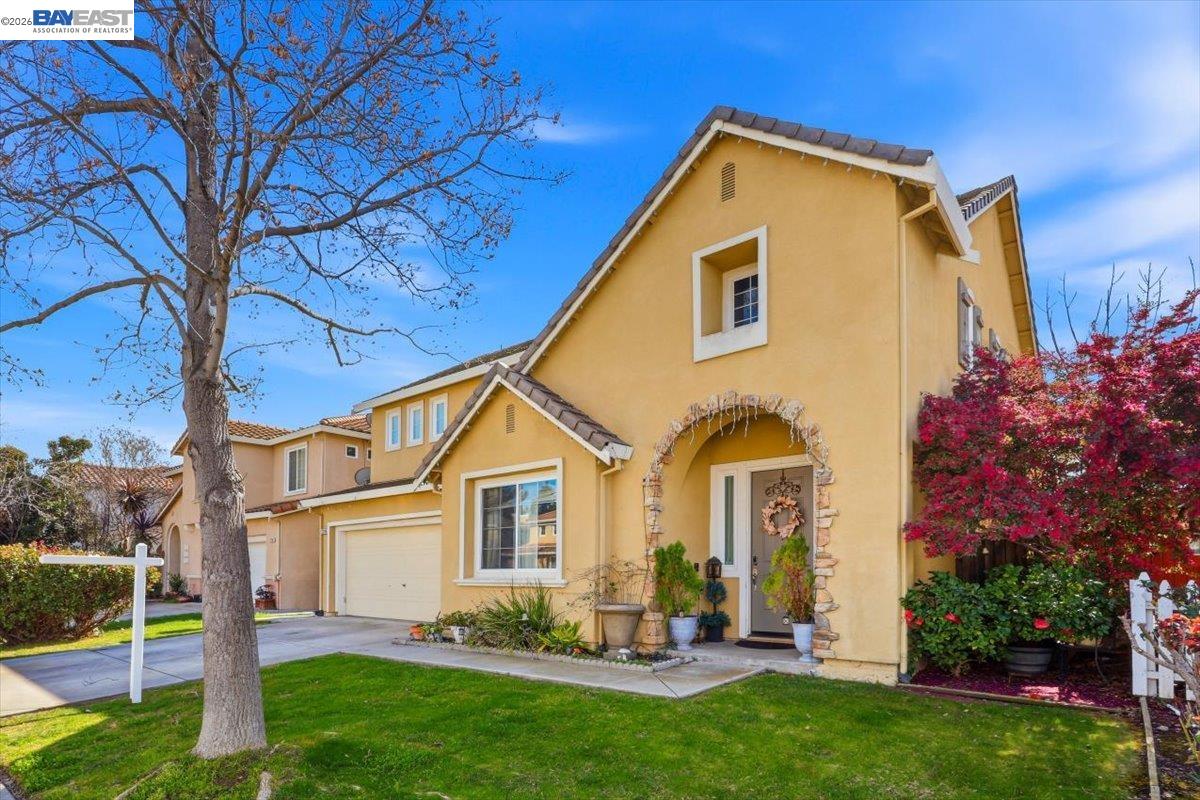 Detail Gallery Image 3 of 60 For 2248 Golden Leaf Ln., Tracy,  CA 95377 - 4 Beds | 3 Baths