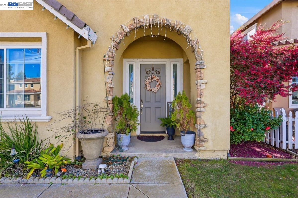 Detail Gallery Image 4 of 60 For 2248 Golden Leaf Ln., Tracy,  CA 95377 - 4 Beds | 3 Baths